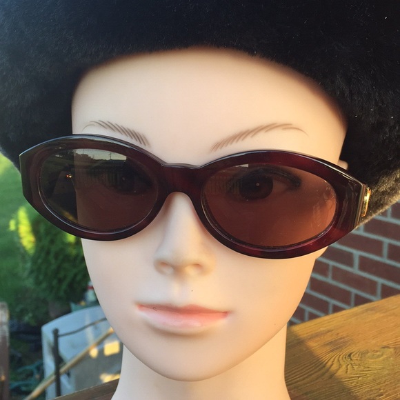 Gianni Versace Sunglasses - Picture 2 of 8